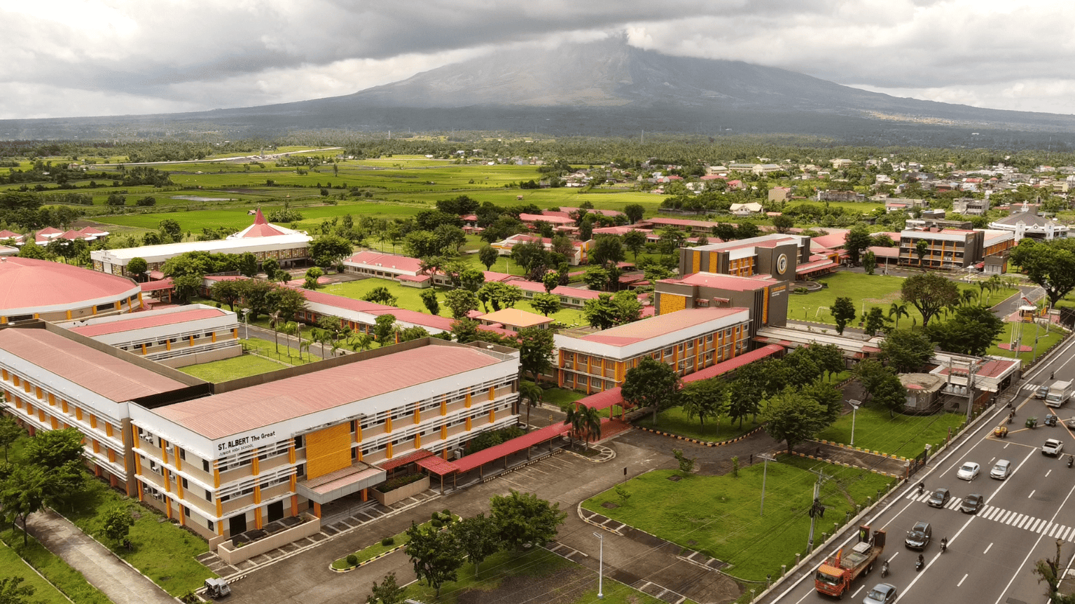 University of Santo Tomas – Legazpi